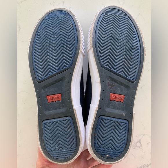 Levi’s Unisex Navy Blue Sneakers - Picture 11 of 13